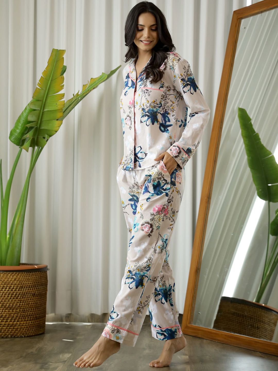 SANSKRUTIHOMES Women Beige & Blue Printed Pure Cotton Night suit