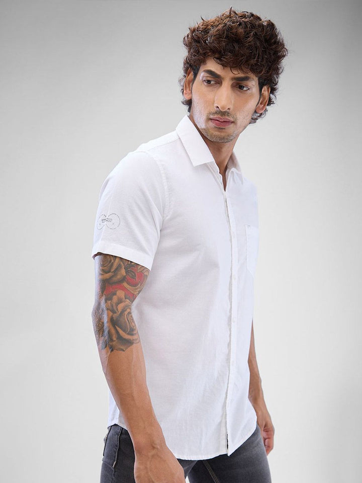 SPYKAR Men Solid Spread Collar Slim Fit Casual Shirt