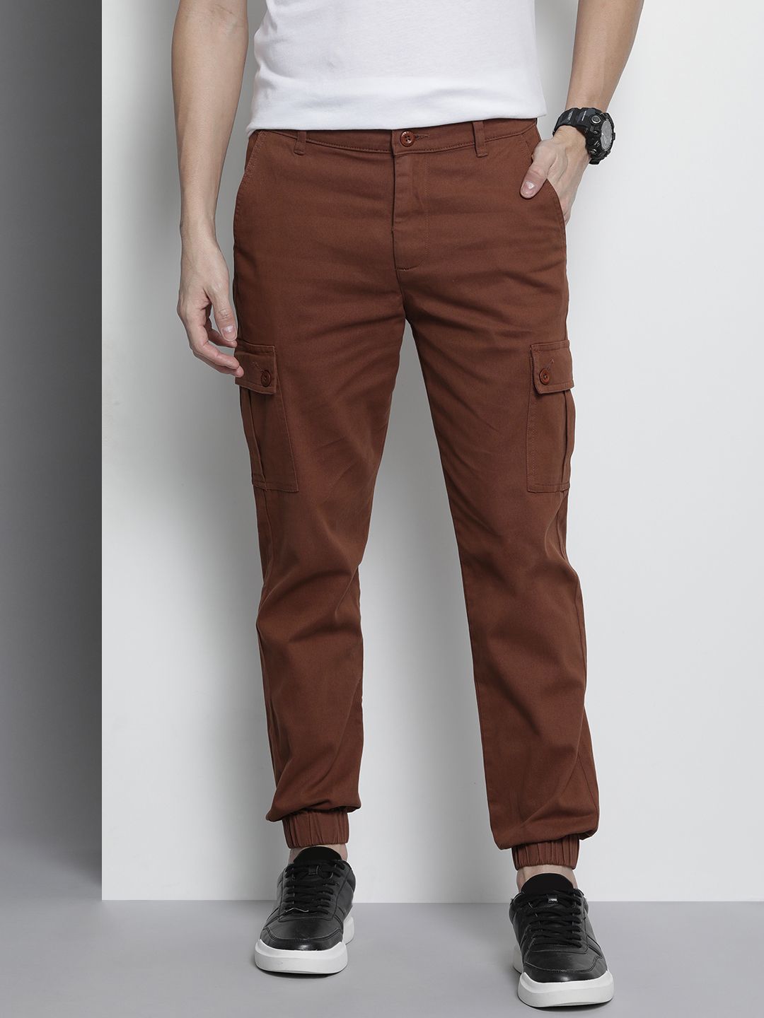 The Indian Garage Co Men Brown Slim Fit Cargos Trousers