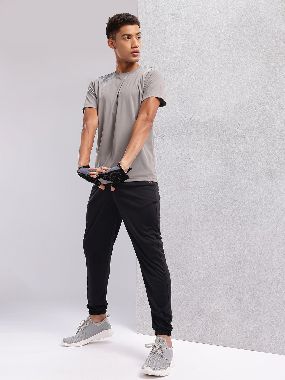 HRX by Hrithik Roshan Men Mid-Rise Rapid-Dry Training Joggers