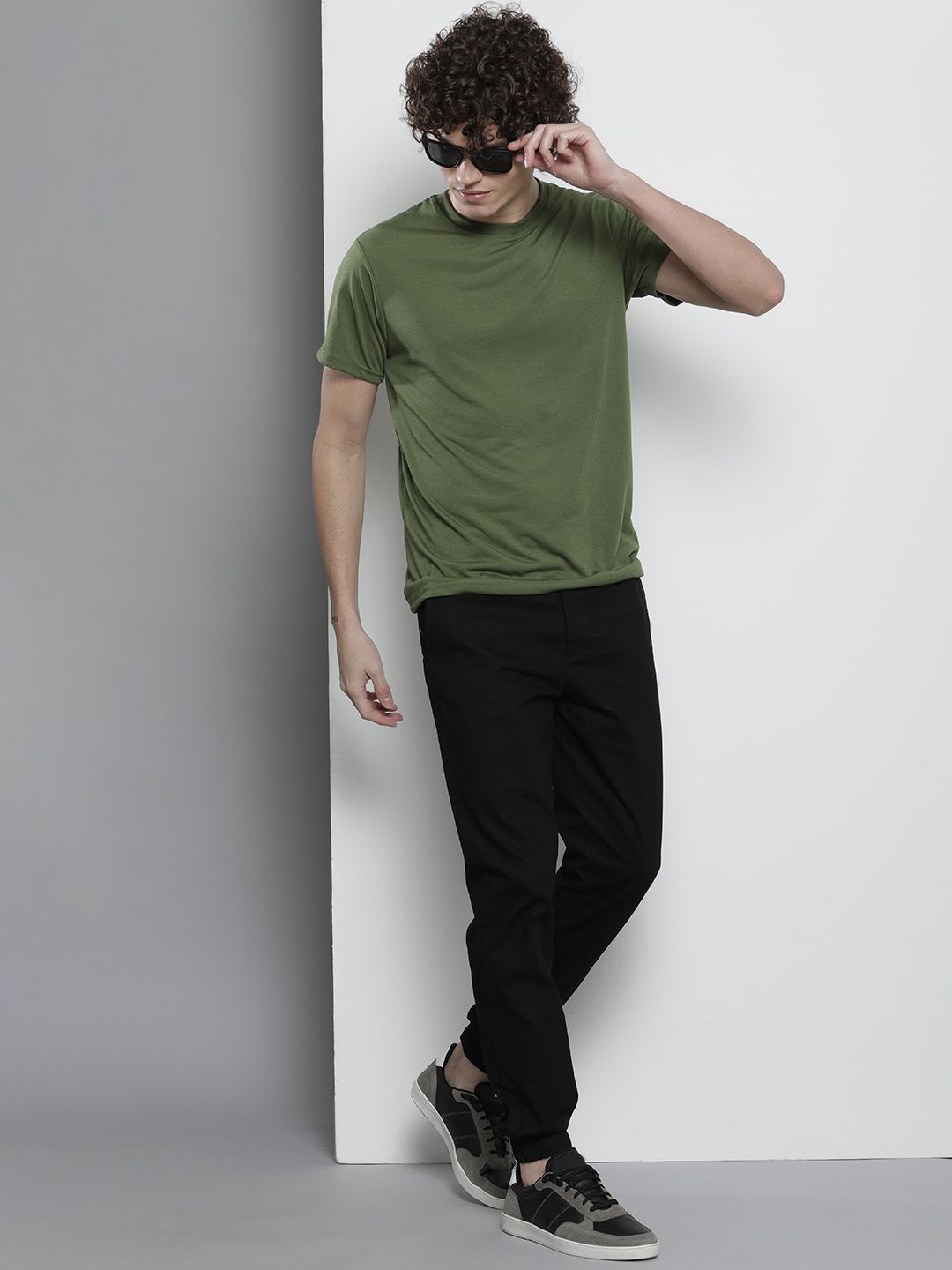 The Indian Garage Co Men Mid-Rise Slim Fit Joggers