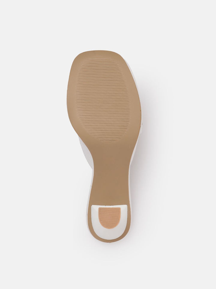 Lino Perros Buckle Detail Slim Heel
