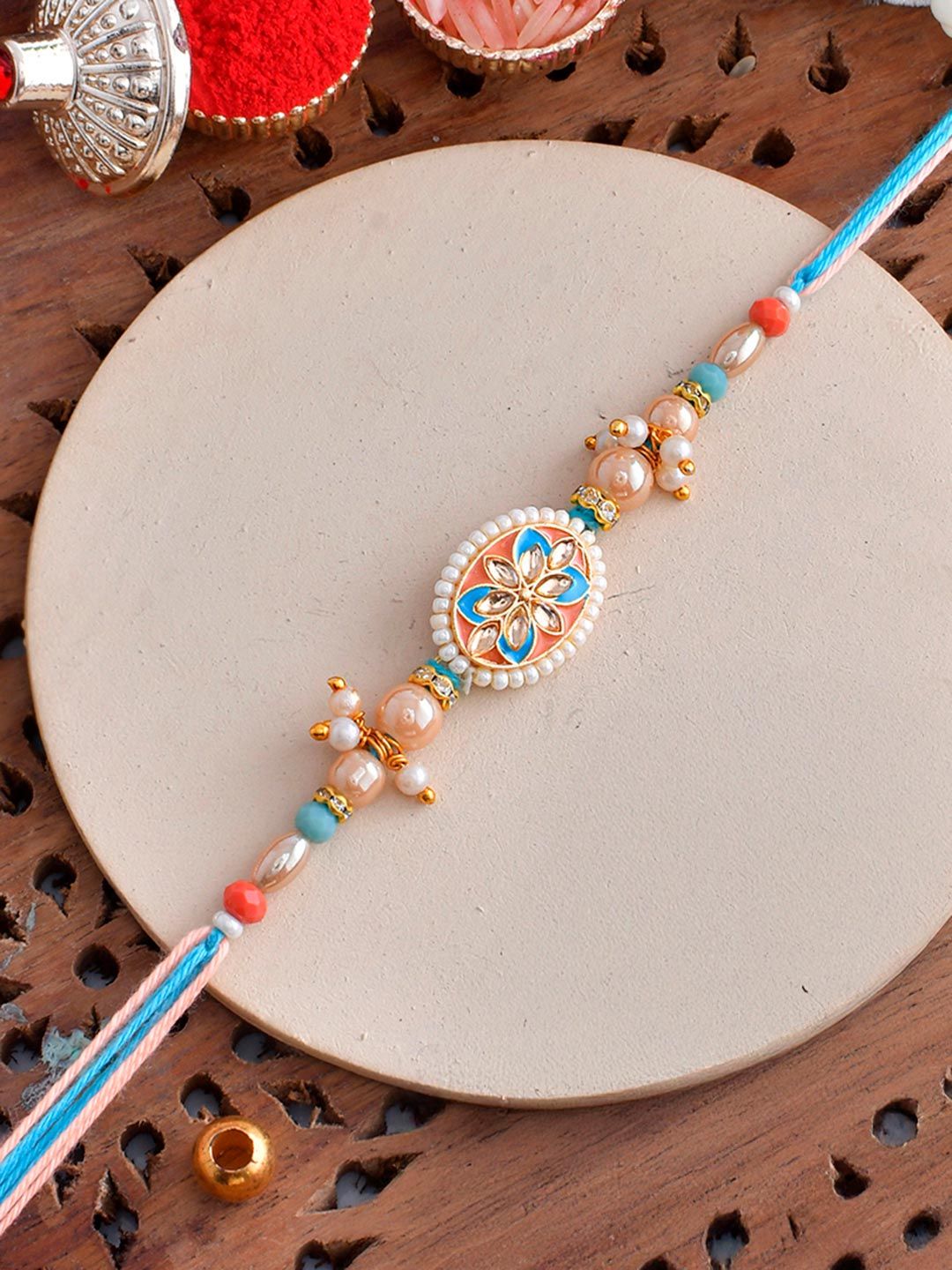 Voylla Men Benang Rekaan Tradisional Mutiara Rakhi