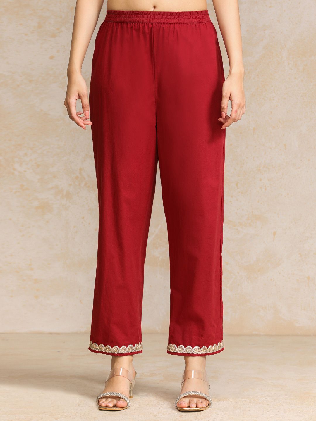 Varanga Women Floral Printed Regular Beads and Stones Pure Cotton Kurta with Trousers & With Dupatta