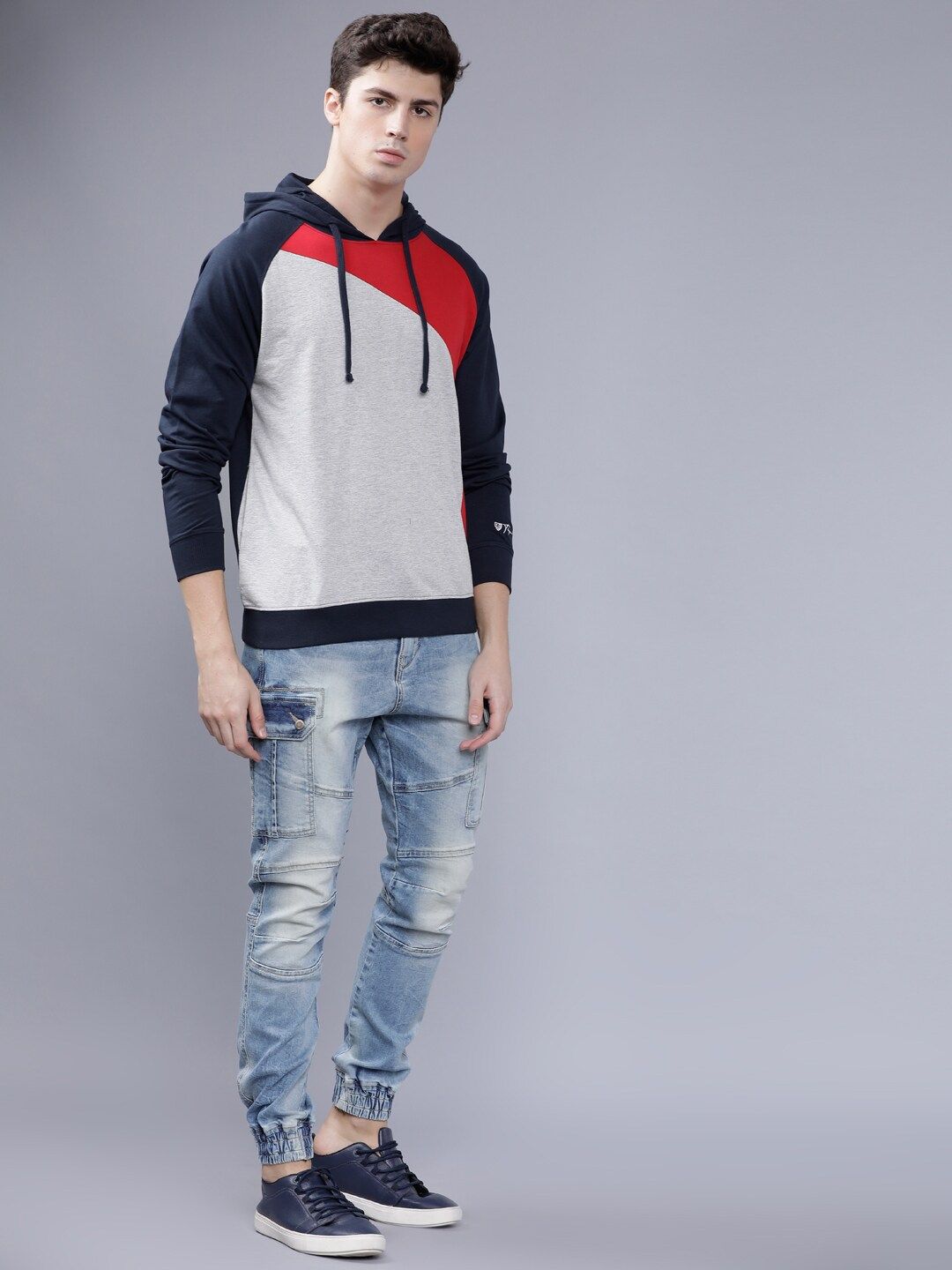 The Indian Garage Co Men Navy Blue & White Colourblocked Hooded Sweatshirt