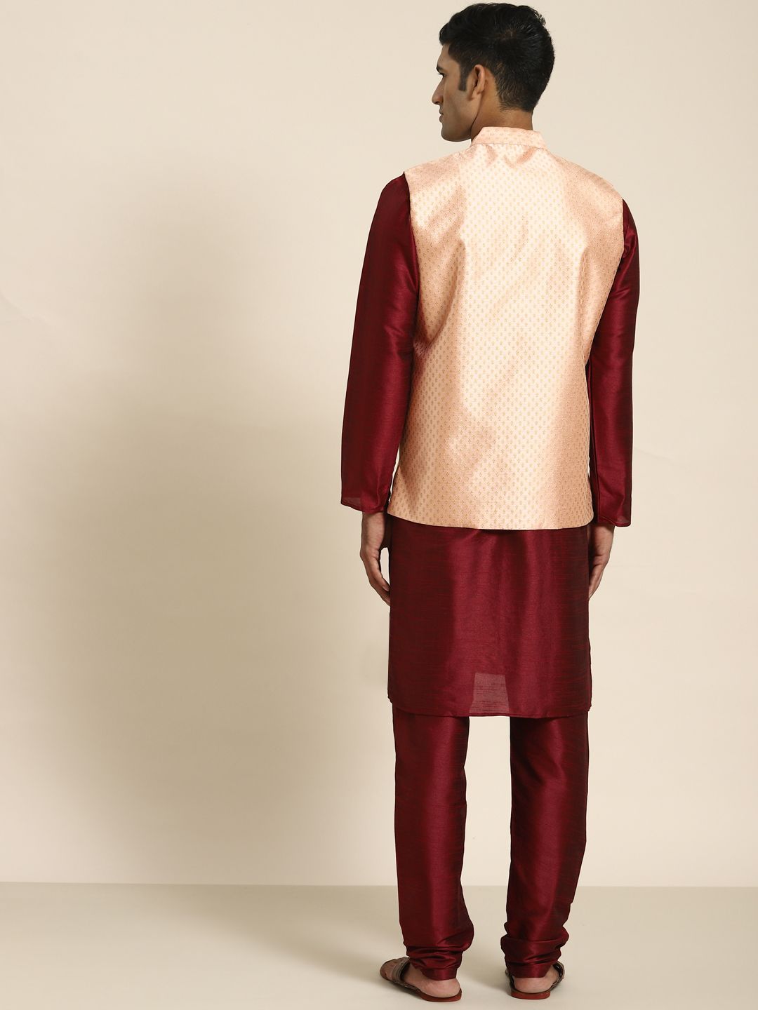 SOJANYA Kurta Rekaan Tenunan Lelaki dengan Churidar dengan Jaket Nehru