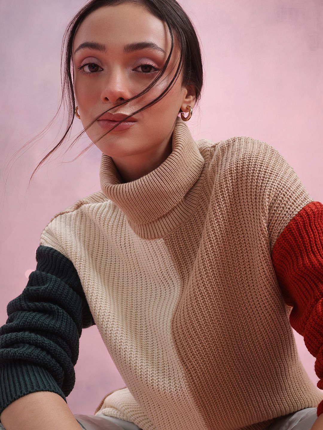 DressBerry Colourblocked Turtle Neck Colourblocked Pullover