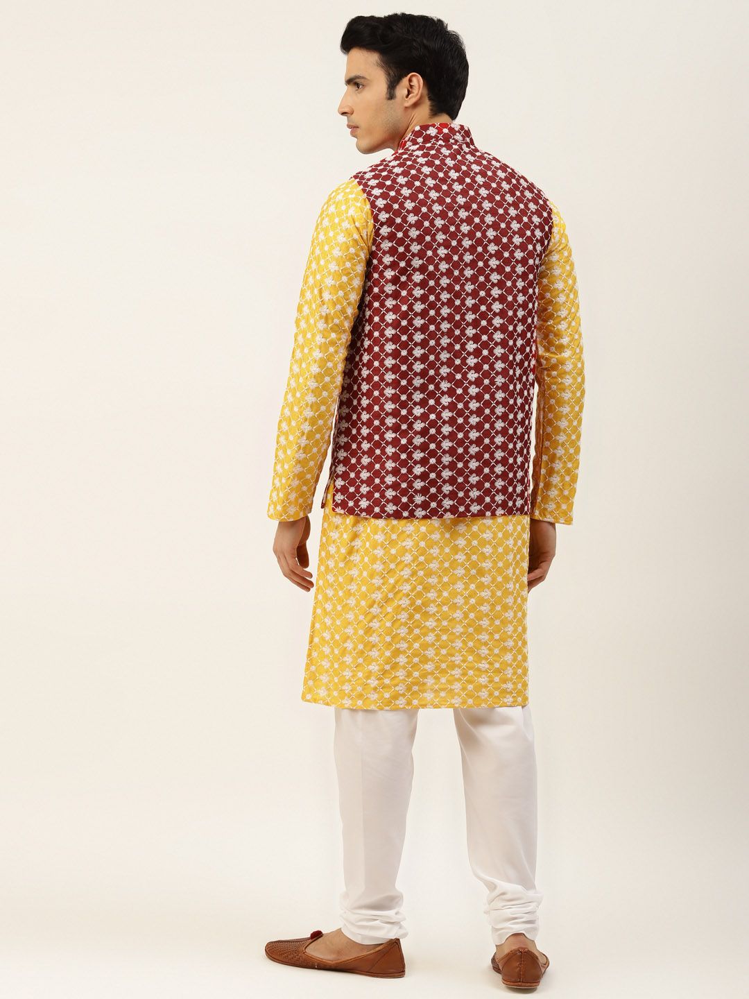 SOJANYA Kurta Kerja Benang Sulam Kuning & Putih Lelaki dengan Jaket Churidar & Nehru