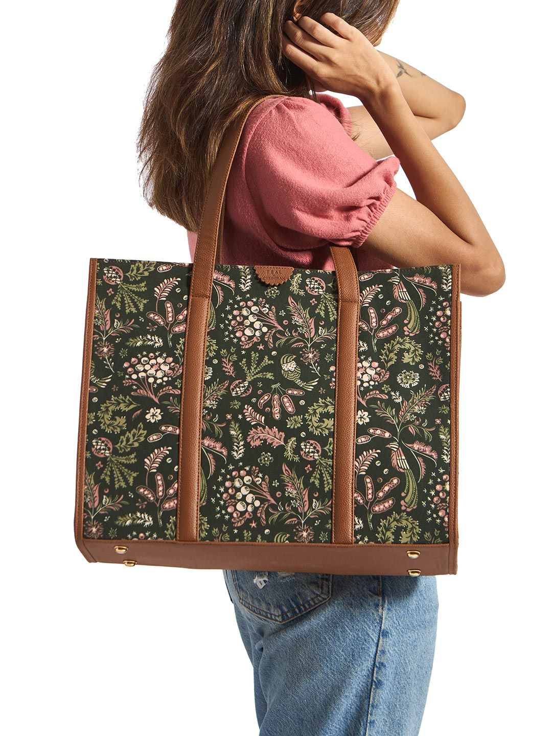 TEAL BY CHUMBAK Printed Shopper Handheld Bag with Fringed