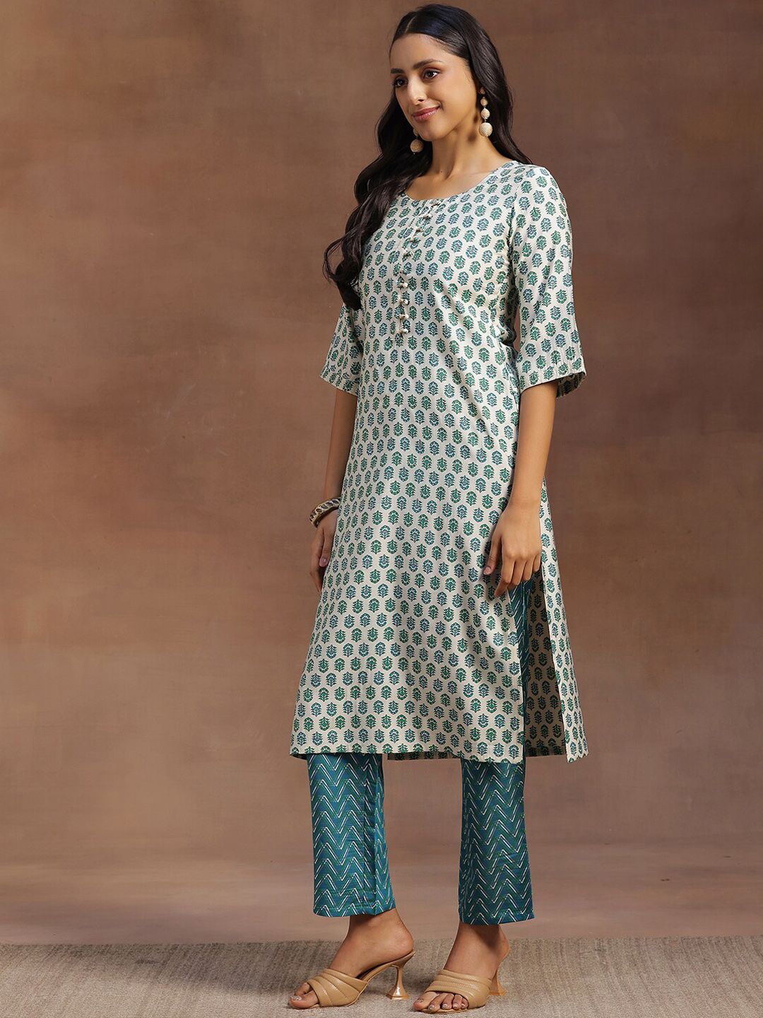 Libas Floral Printed Round Neck Regular Kurta With Trousers & Dupatta