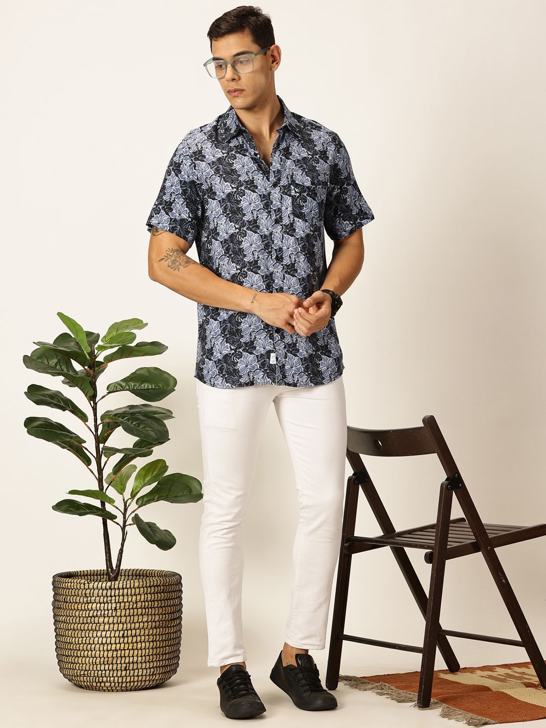 Thomas Scott Men Premium Floral Printed Cutaway Collar Casual Shirt