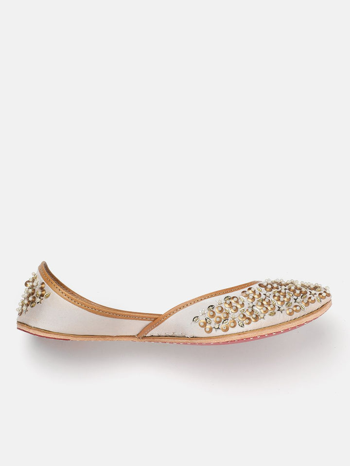 House of Pataudi Women Embellished Ethnic Mojaris