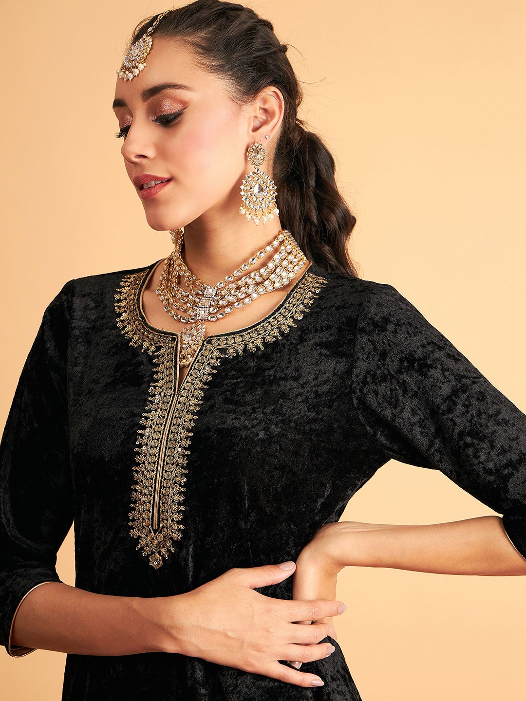 Shae by SASSAFRAS Ethnic Motifs Embroidered Regular Kurta with Palazzos