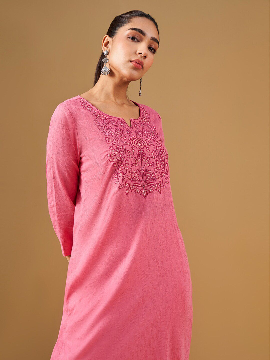 Global Desi Ethnic Motifs Notch Neck Yoke Design Thread Work Cotton Kurta
