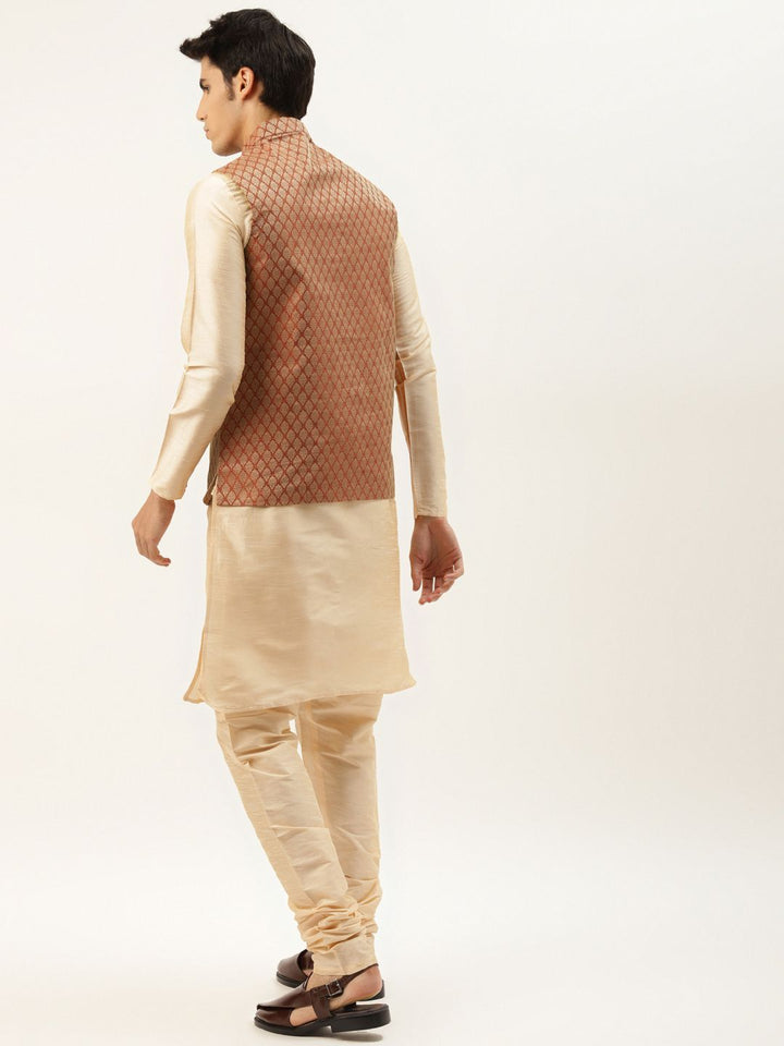 SOJANYA Men Cream Kurta with Churidar & Nehru Jacket