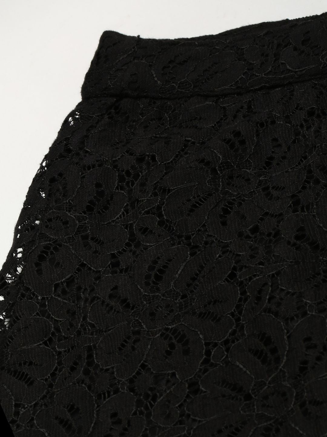 SASSAFRAS Black Lace Design A-Line Skirt