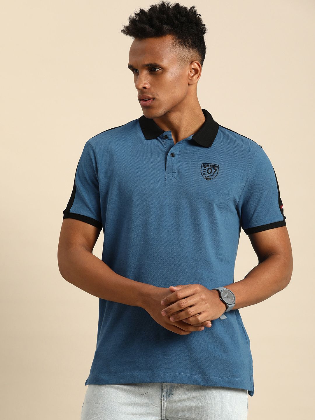 Menjadi Lelaki Manusia Biru & Black Colourblocked Polo Collar Slim Fit Cotton Caston T-shirt Kasual