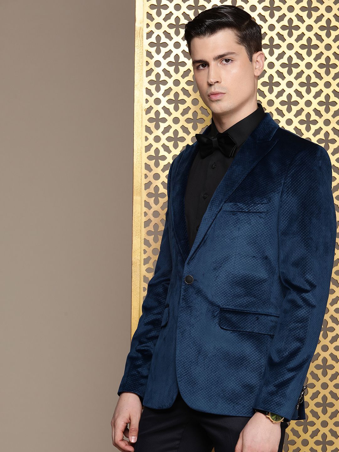 House of Pataudi Men Single-Breasted Tuxedo