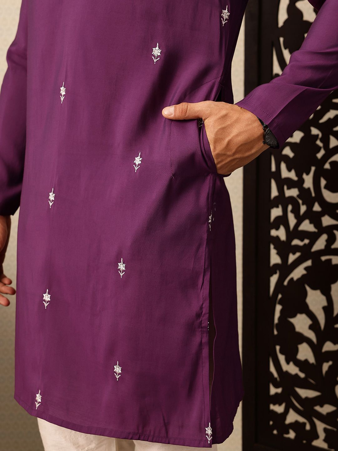 House of Pataudi Floral Embroidered Jashn Kurta