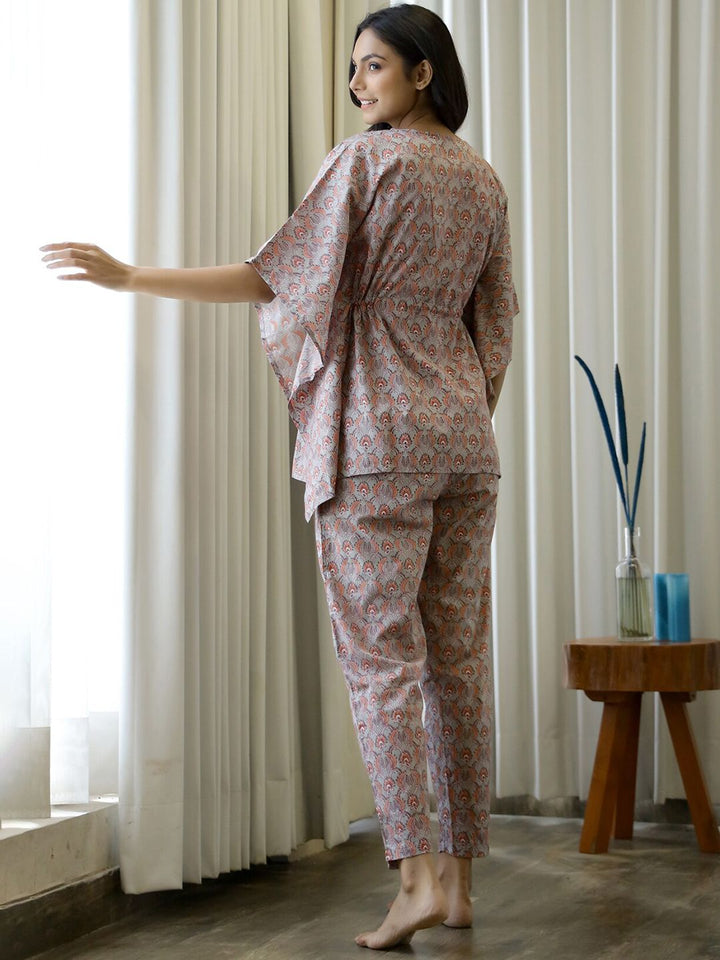 SANSKRUTIHOMES Women Grey & Pink Printed Cotton Night suit