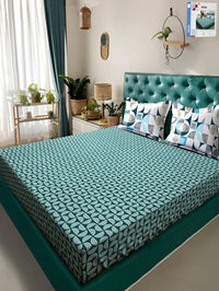 KLOTTHE Green Geometric 300TC Double King Bedsheet With 2 Pillow Covers