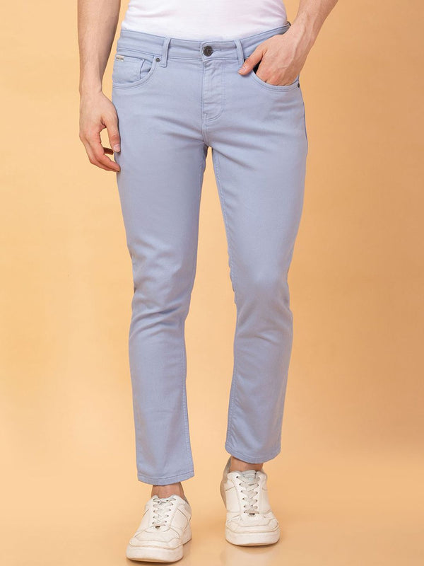Menjadi seluar jeans lelaki manusia