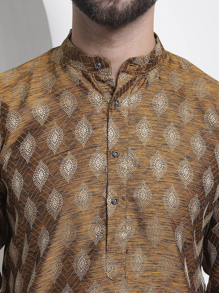SOJANYA Men Woven Design Jacquard Straight Kurta