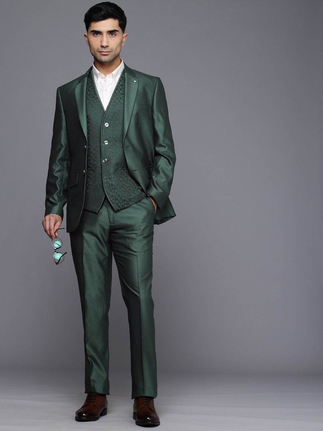 Raymond Single Breasted 3-Piece Party Wear Suit