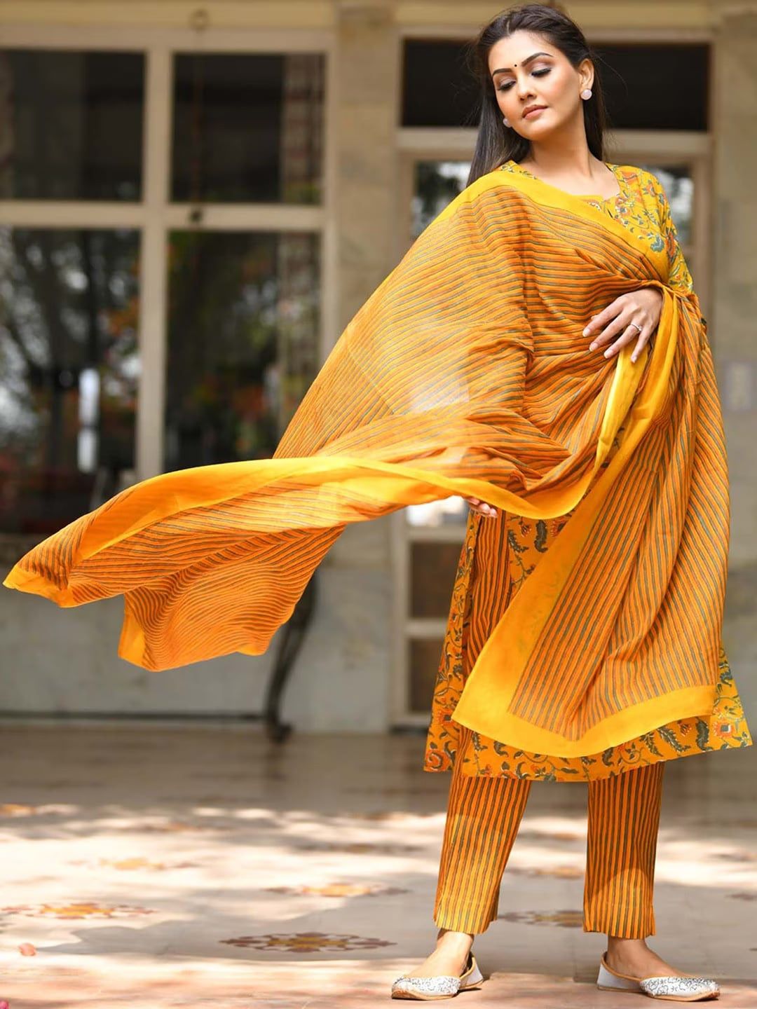 Kalini Floral Printed Pure Cotton Kurta dengan Seluar & Dupatta