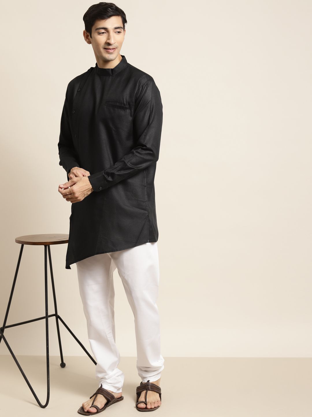 SOJANYA Lelaki Hitam Solid Kurta Asymmetric
