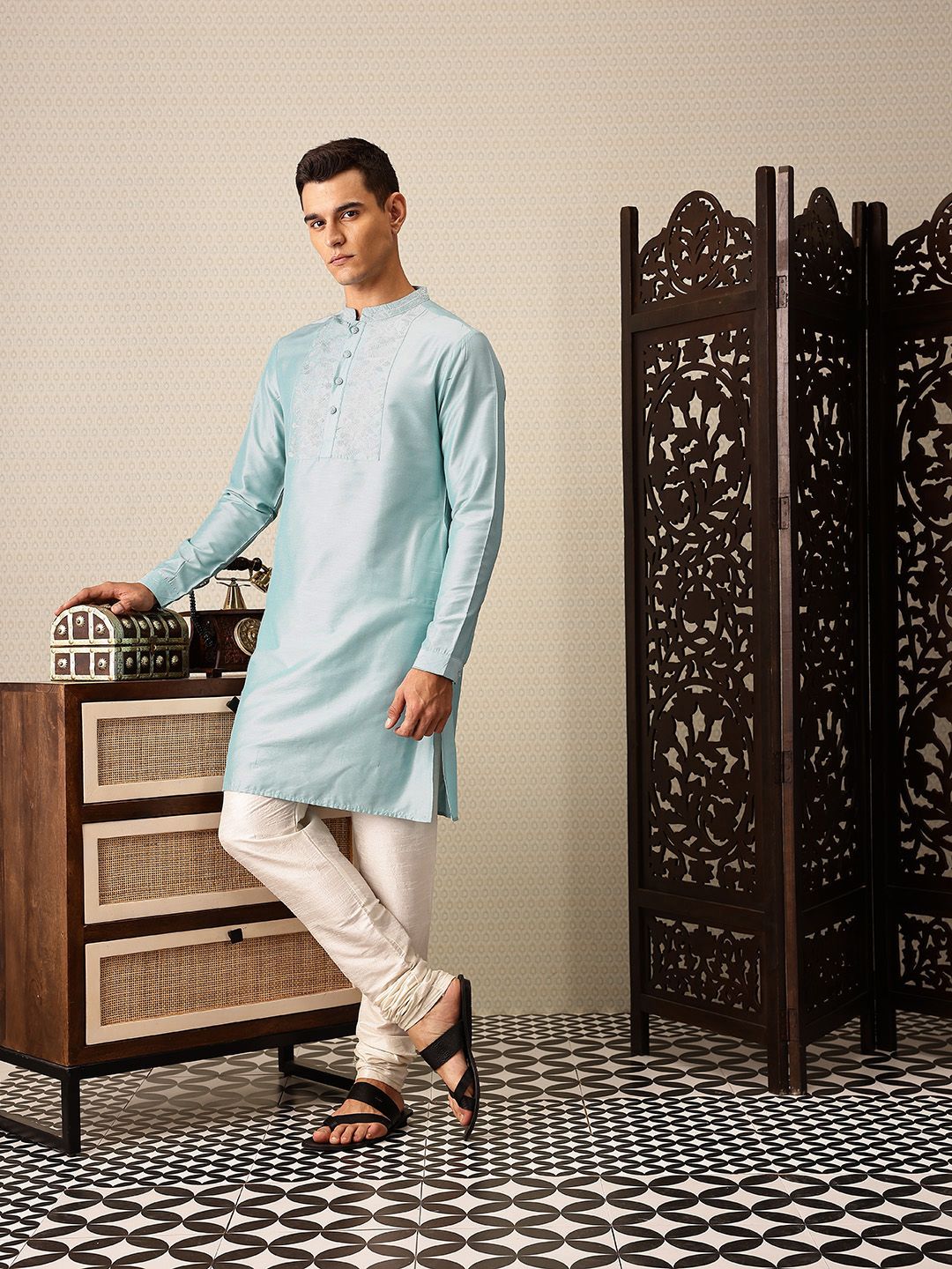 House of Pataudi Floral Embroidered Thread Work Jashn Kurta