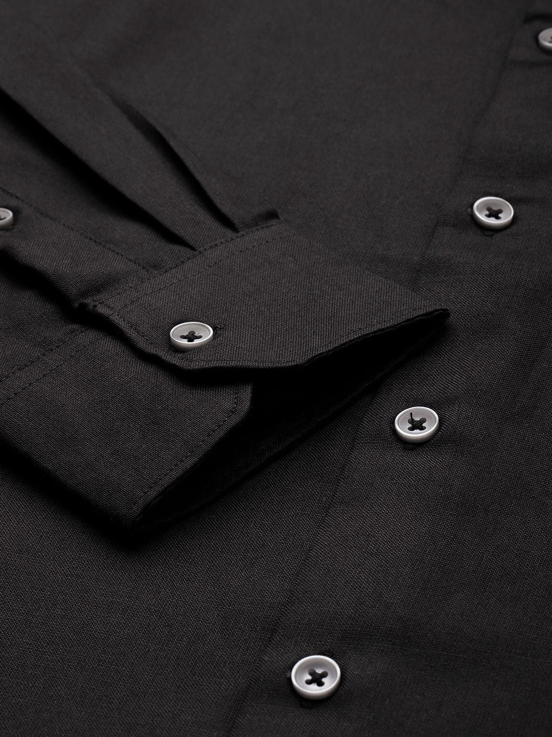 The Indian Garage Co. X Luxe Men Solid Slim Fit Opaque Formal Shirt