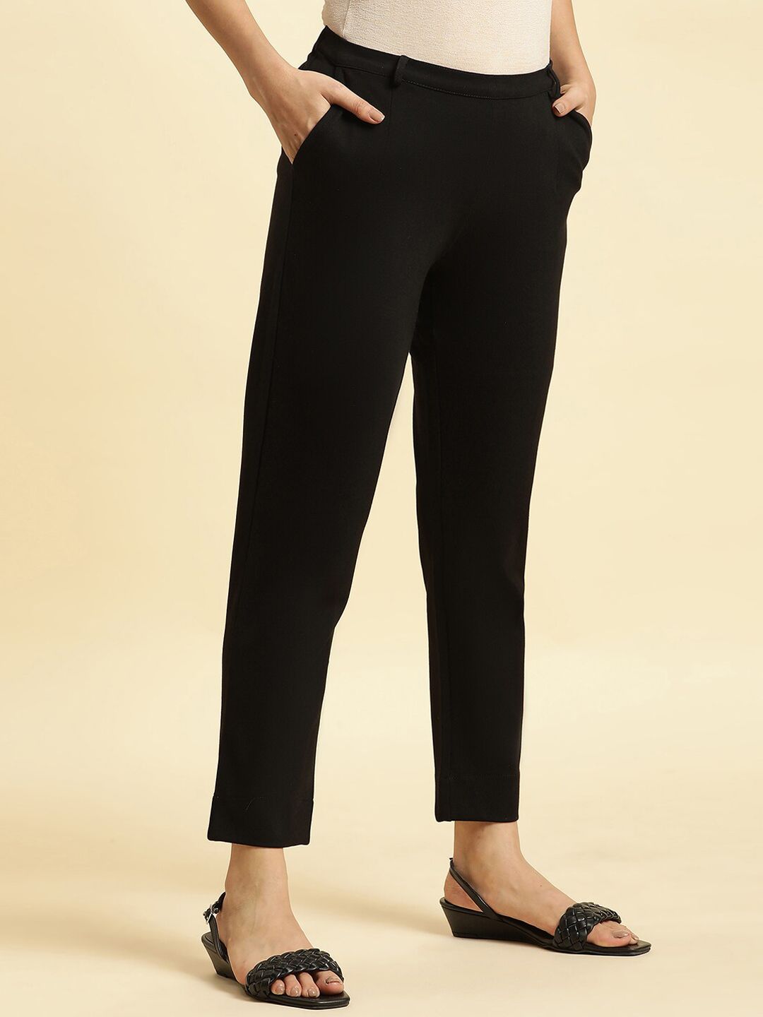 W Women Slim Fit Mid-Rise Plain Cropped Trousers