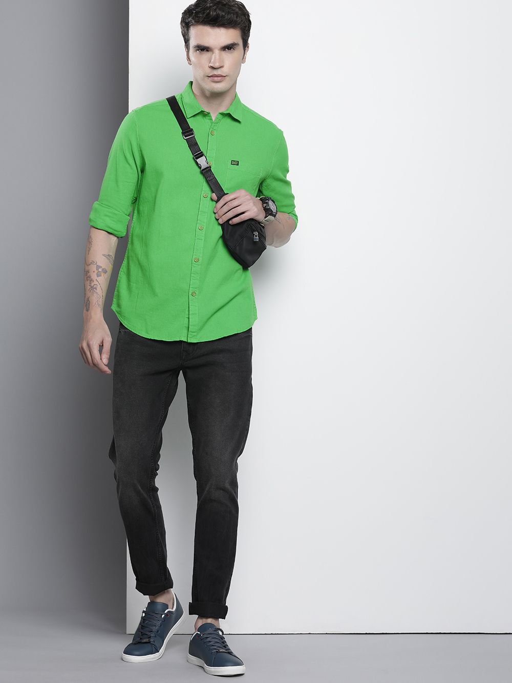 The Indian Garage Co Men Slim Fit Solid Linen Resortwear Shirt
