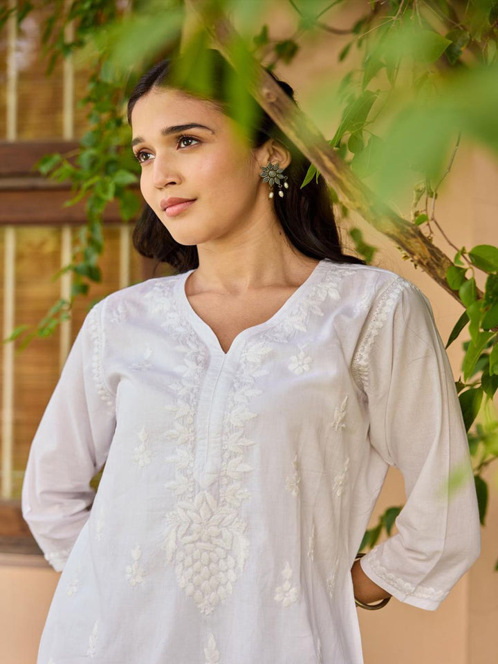 House of Chikankari Women White Cotton Chikankari Embroidered Kurti
