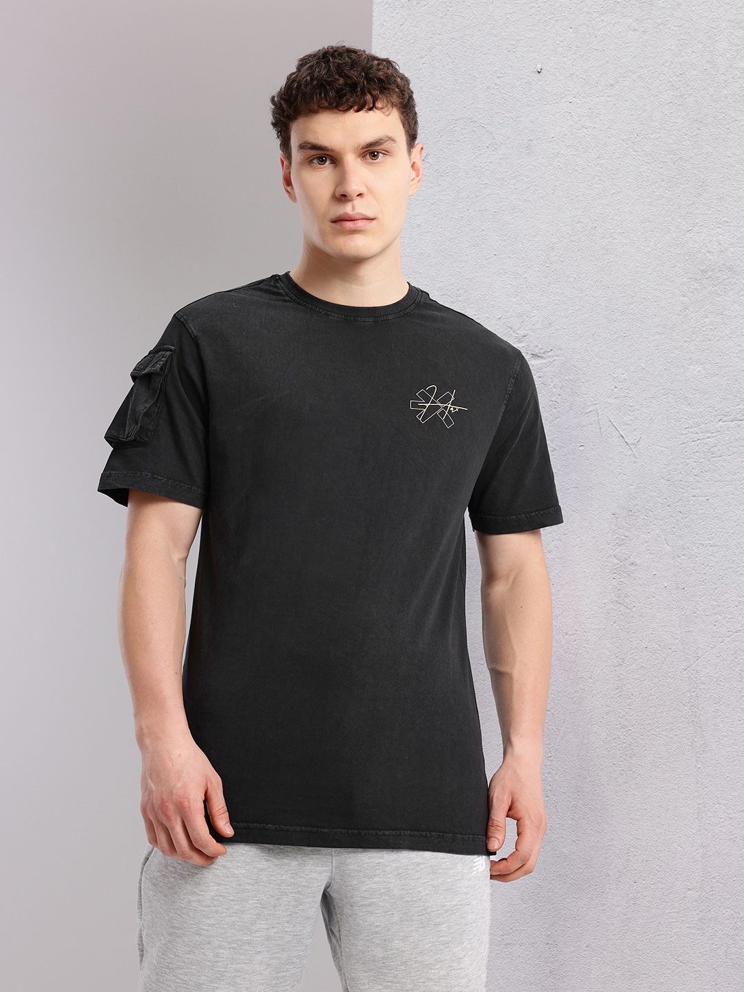 HRX by Hrithik Roshan Pure Cotton Cargo-Pocketed Lifestyle T-shirt