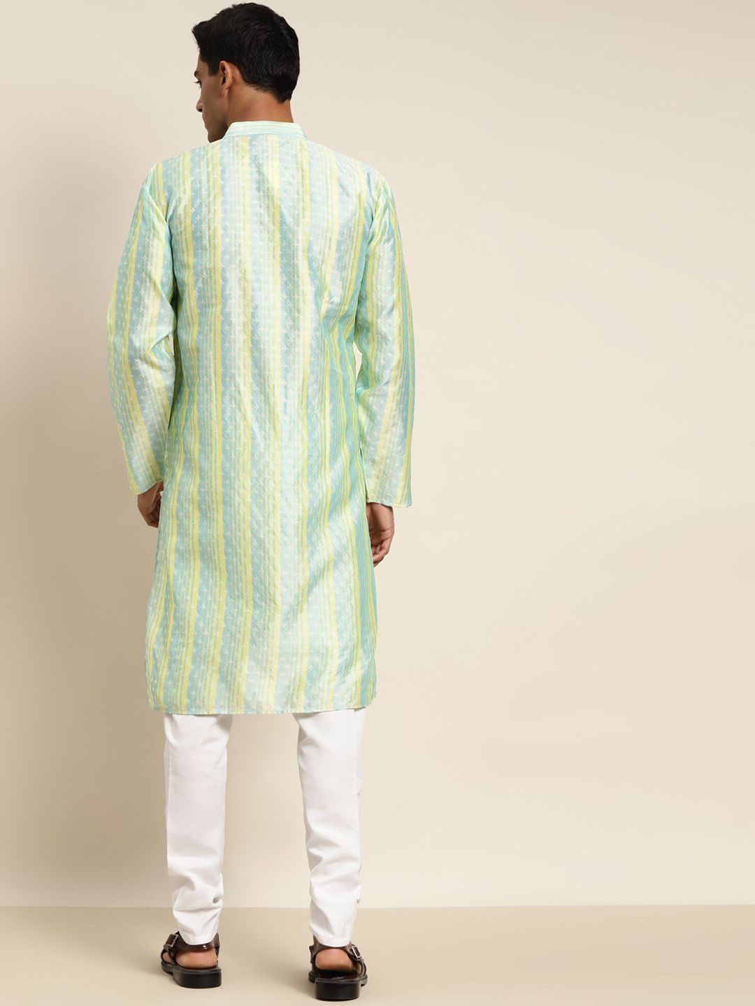 SOJANYA Men Green Floral Thread Work Kurta
