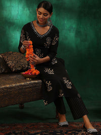 Libas Women Floral Printed Regular Beads and Stones Pure Cotton Kurta with Trousers