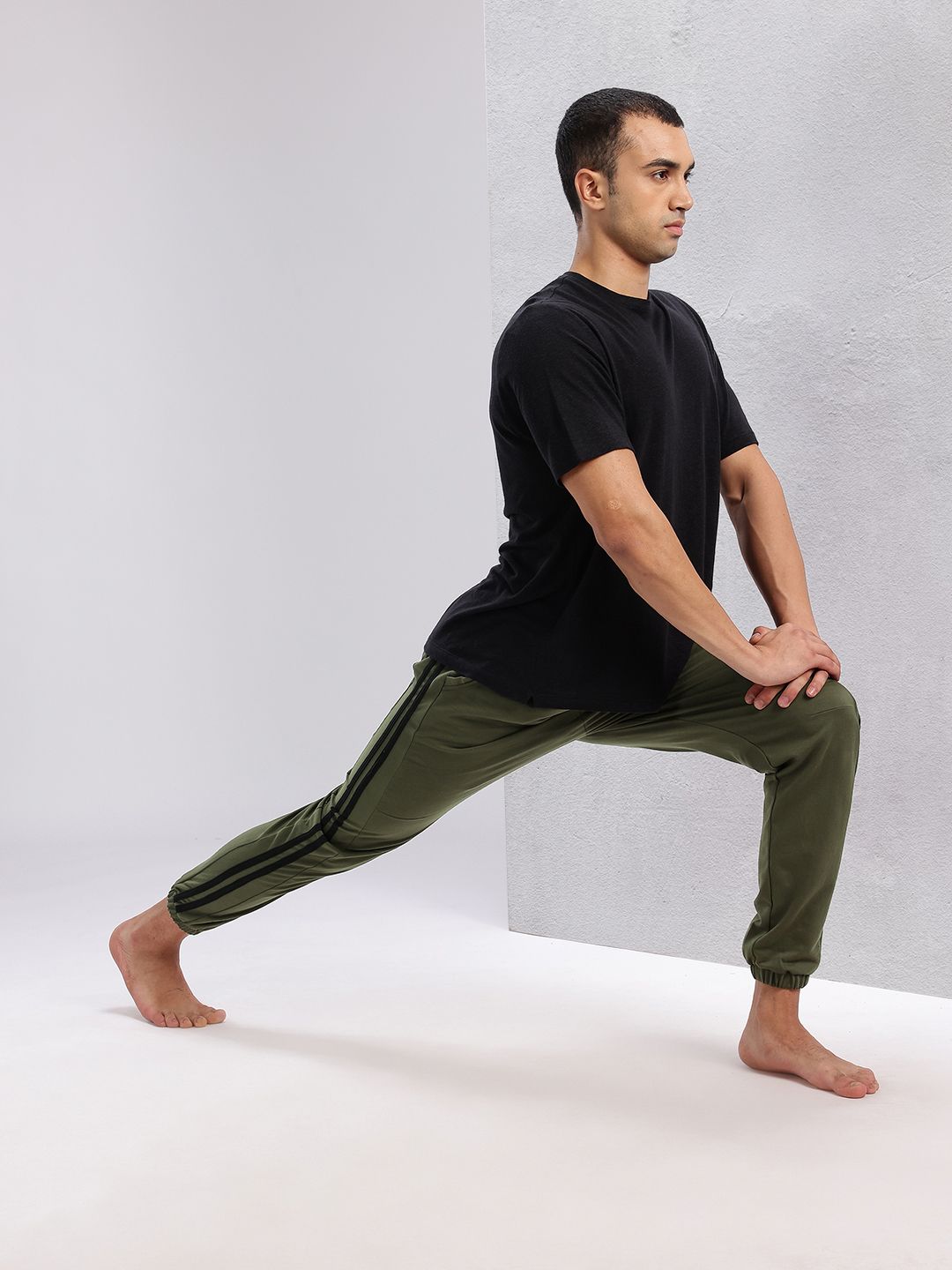 HRX by Hrithik Roshan Men Side Stripe Yoga Joggers