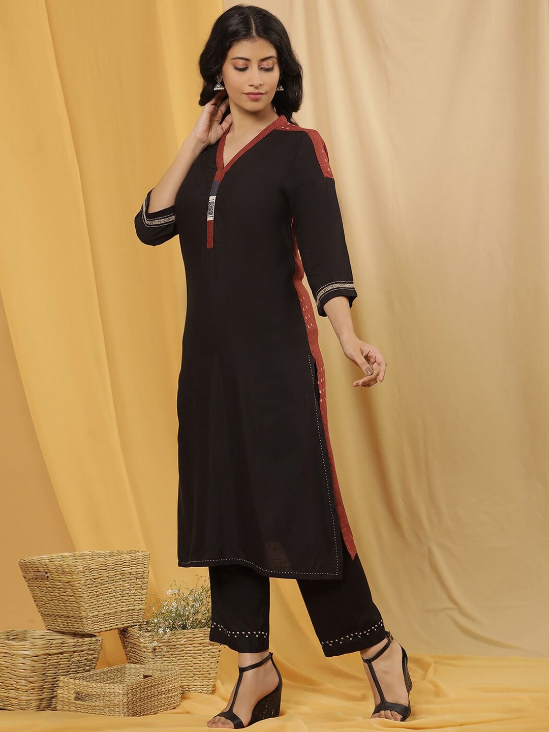 W Patchwork & Printed V-Neck Striaght Kurta with Trouser
