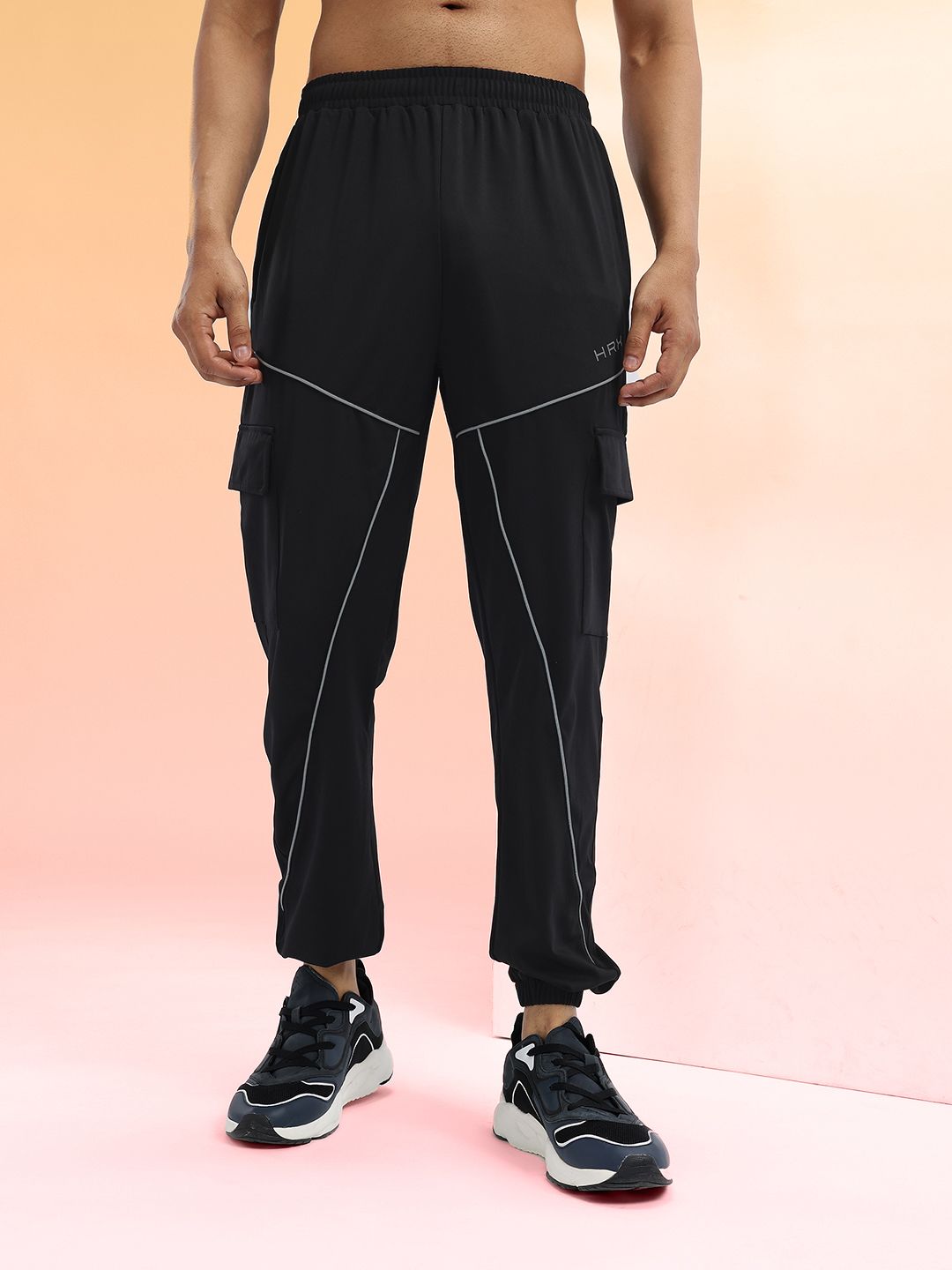 HRX by Hrithik Roshan Men Contrast Piping Mid-Rise Rapid-Dry Training Cargos