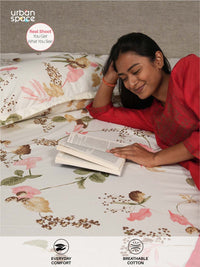 URBAN SPACE White & Peach-Coloured Pure Cotton 200 TC Queen Bedsheet with 2 Pillow Covers