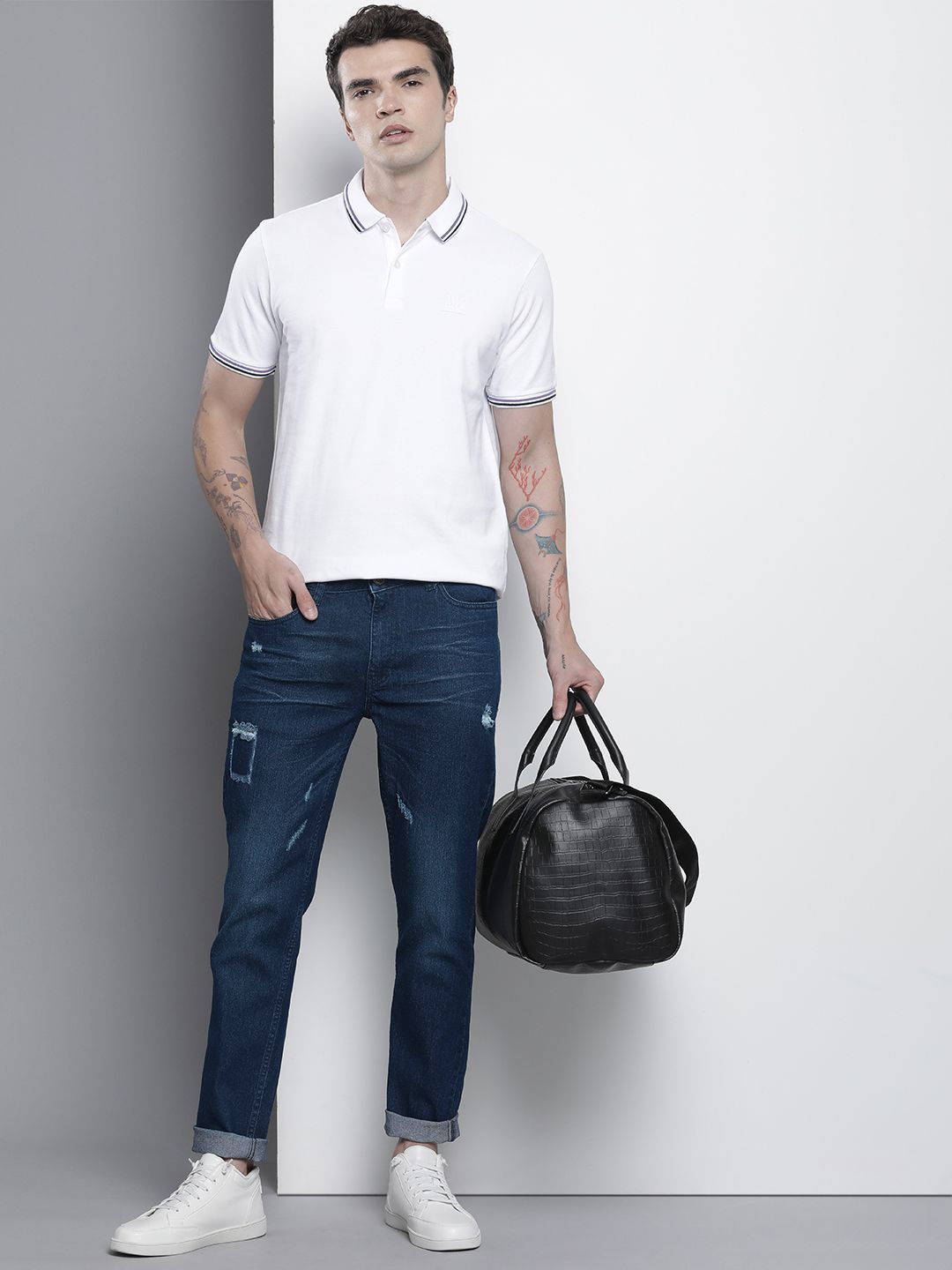 The Indian Garage Co Men Slim Fit Stretchable Mildly Distressed Jeans
