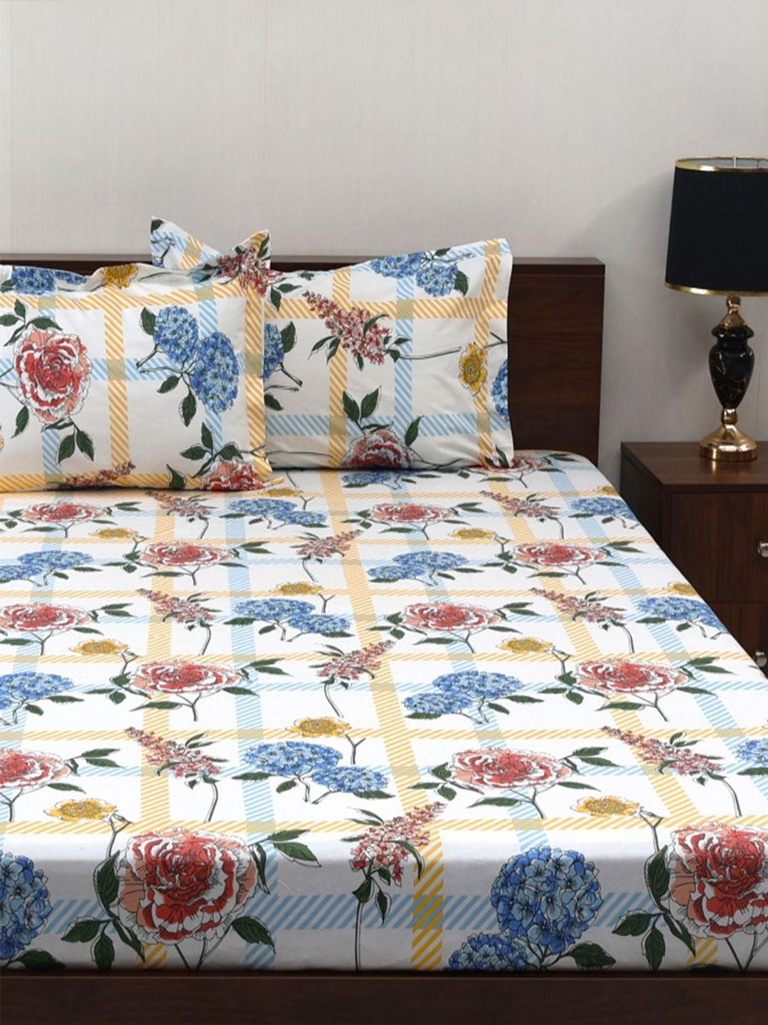 BOMBAY DYEING Allure Orange Floral Cotton 144 TC Fitted Bedsheet Set-1.52m X1.98 m X 30 cm