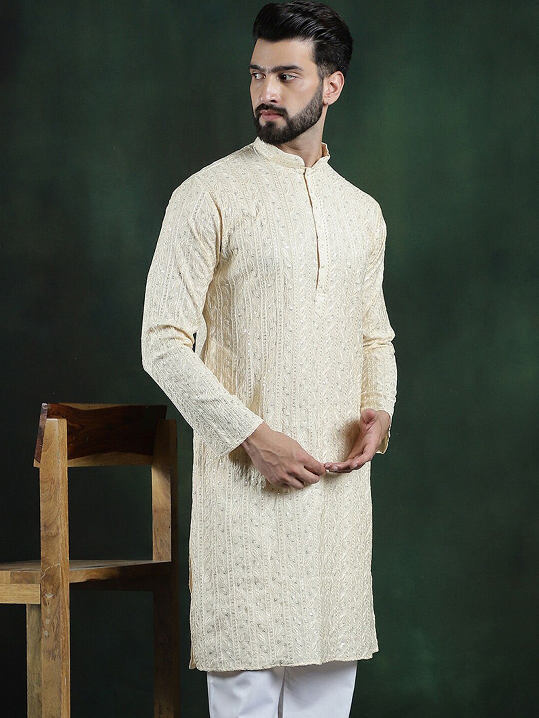 SOJANYA LUXE Floral Embroidered Thread Work Cotton Silk Straigth Kurta