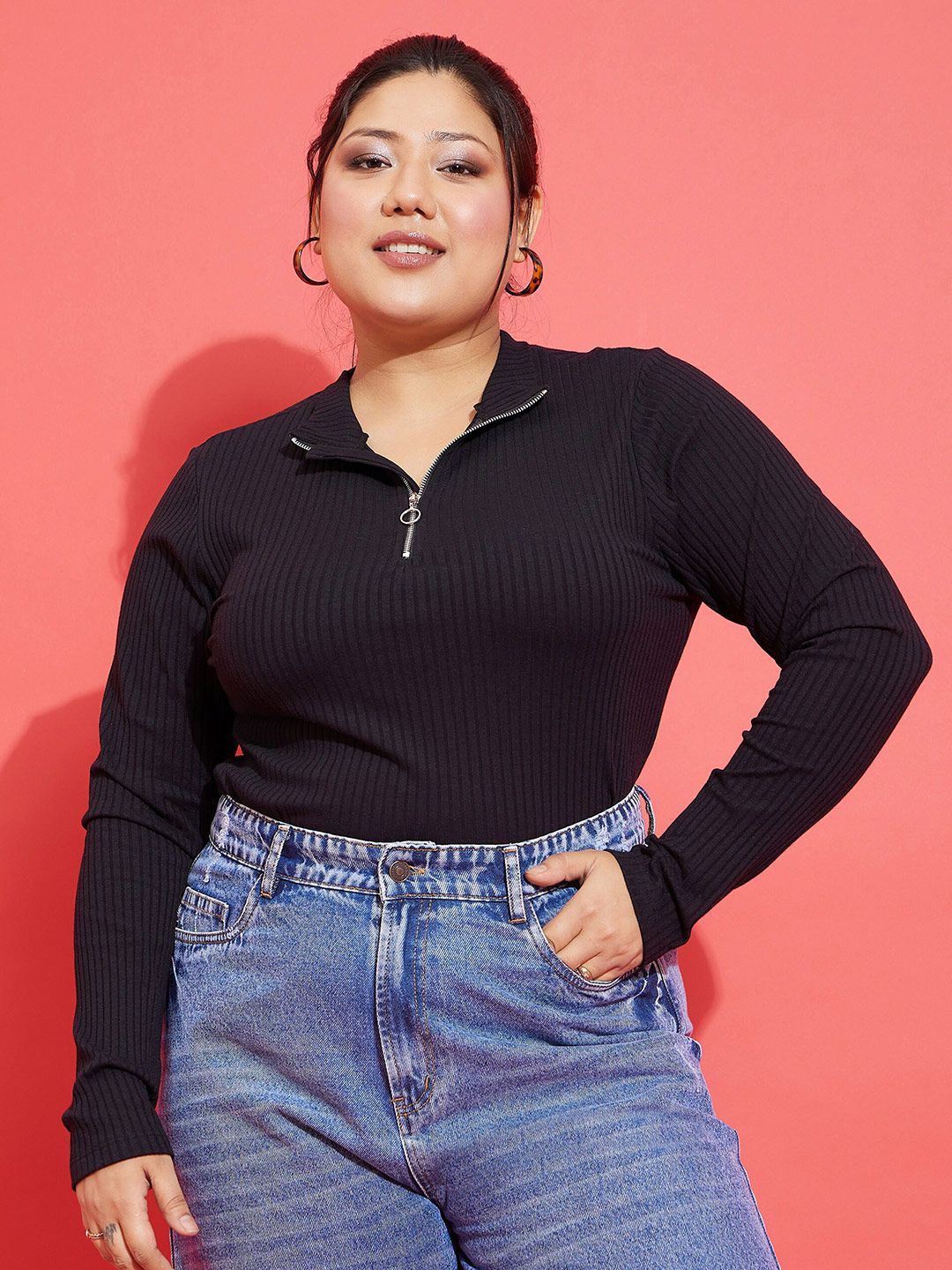 SASSAFRAS Curve Plus Size Black Knitted Rib Front Zipper Fitted Top