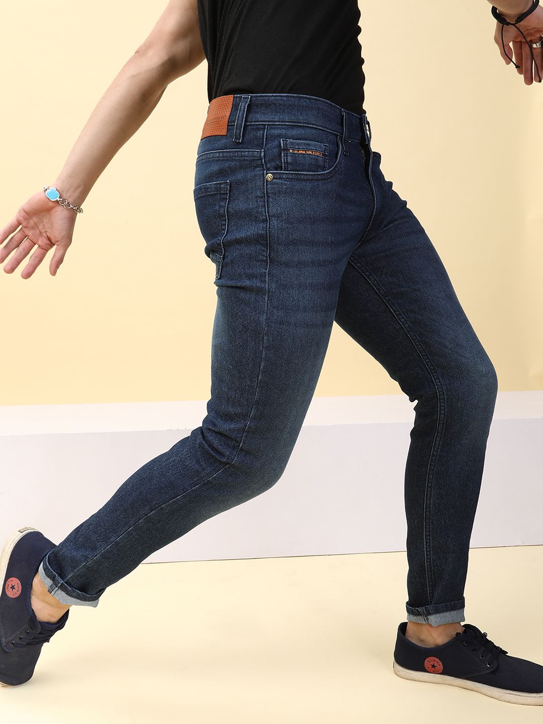 The Indian Garage Co Men Blue Slim Fit Low-Rise Clean Look Stretchable Jeans