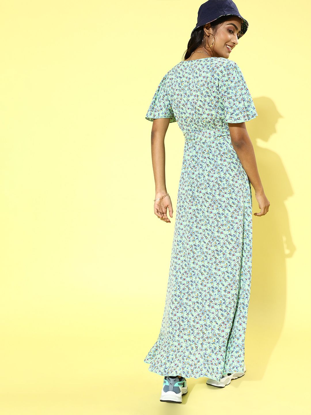 Berrylush Sea Green & Black Floral Printed Crepe Maxi Dress