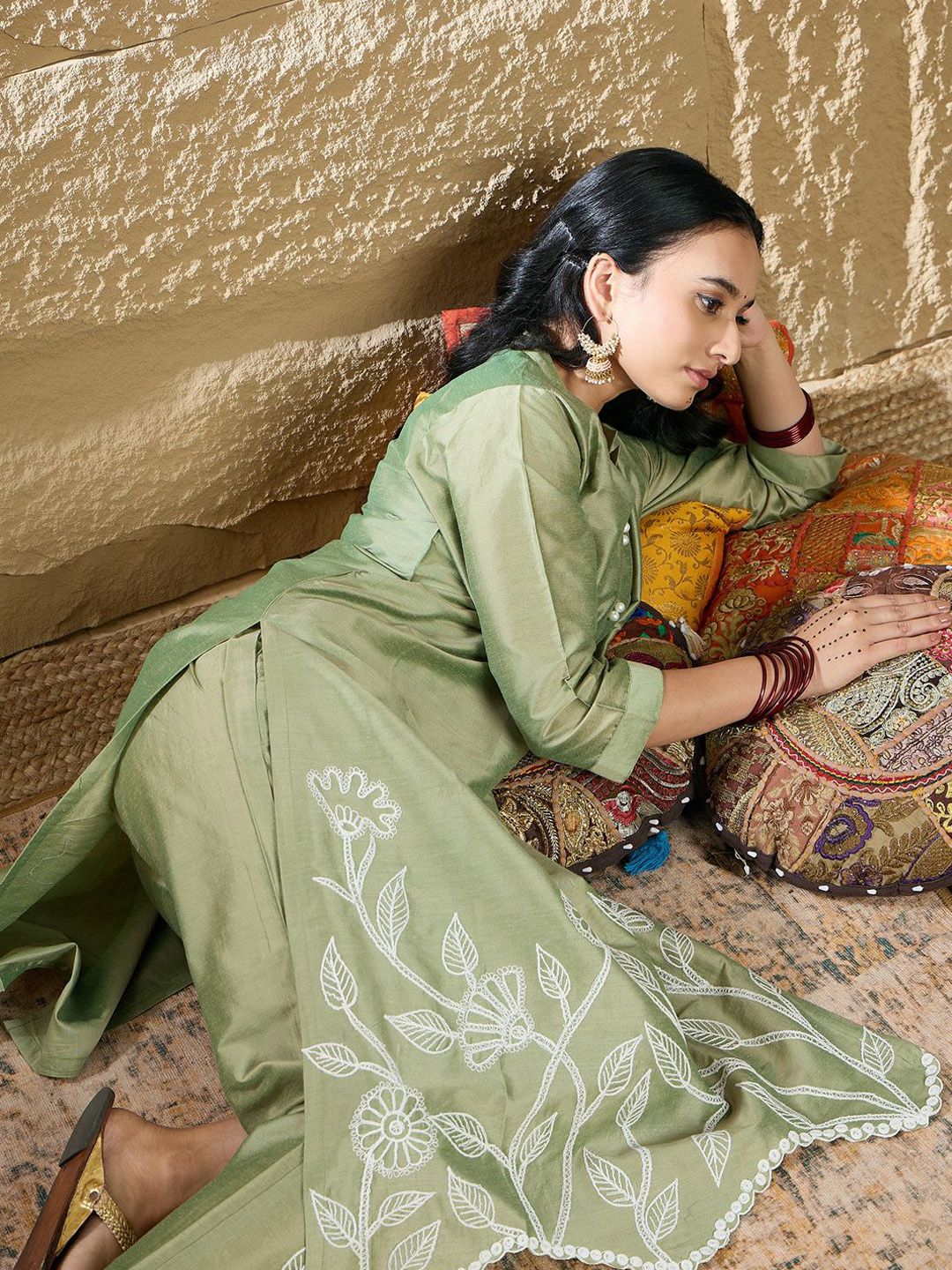 Indo Era Women Floral Embroidered Regular Thread Work Kurta with Trousers