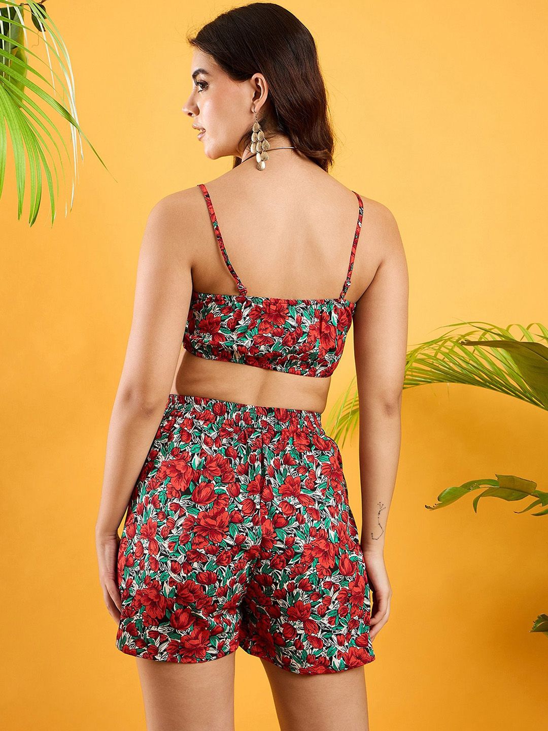 Berrylush Floral Printed Top with Short And Shrug